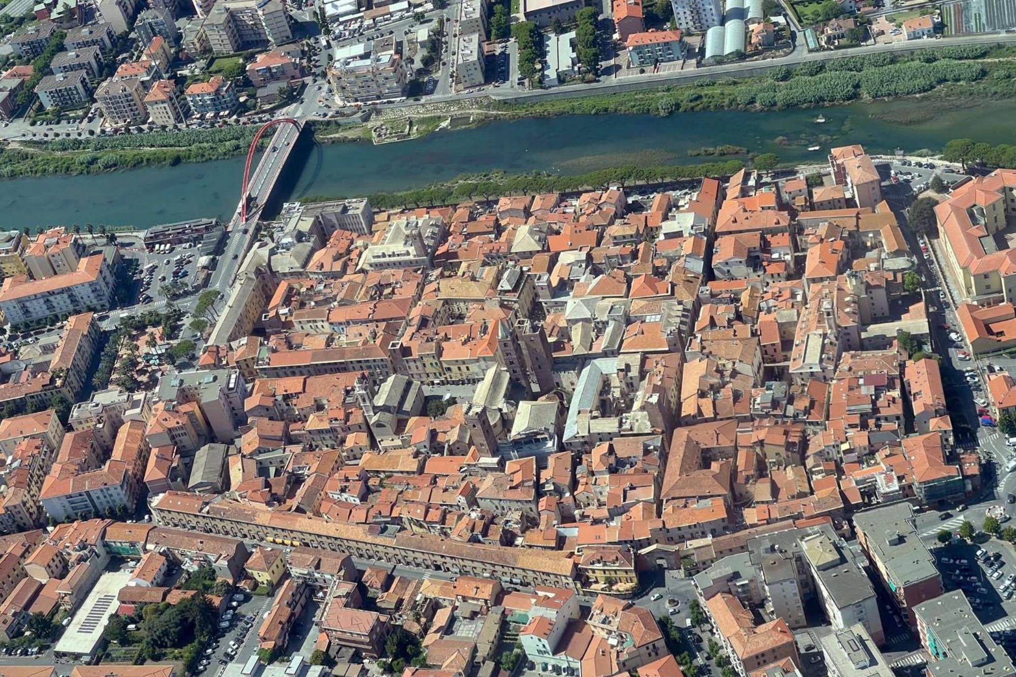 Palazzo Oddo Rental Rooms Albenga Exterior photo